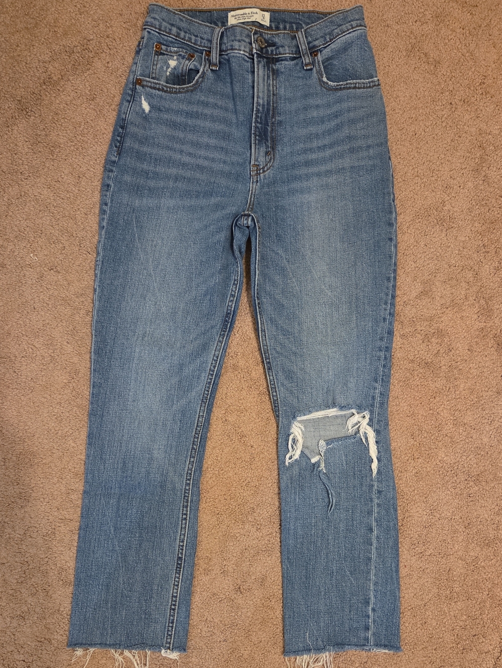 *LNw* Abercrombie & Fitch Medium Blue High-Rise Cropped Jeans with Knee Distress